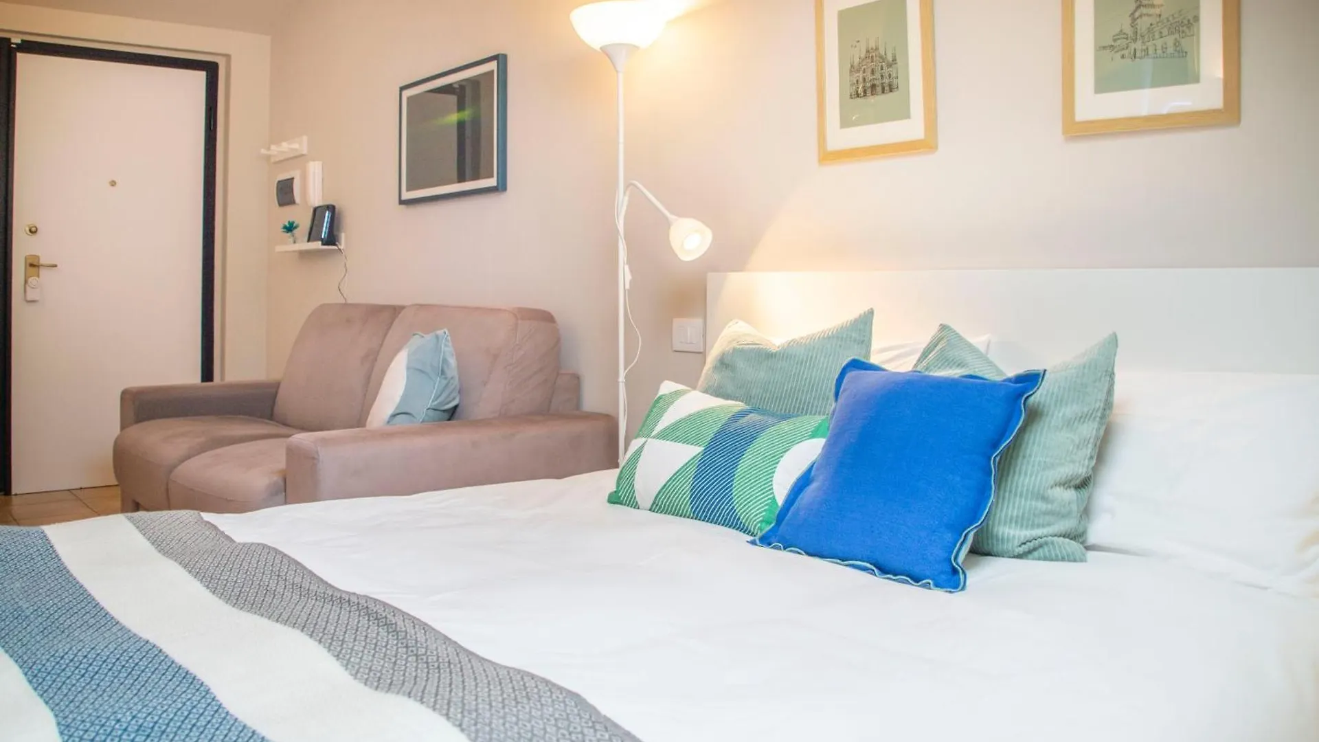Ferienwohnung Small Island In Mailand Italien